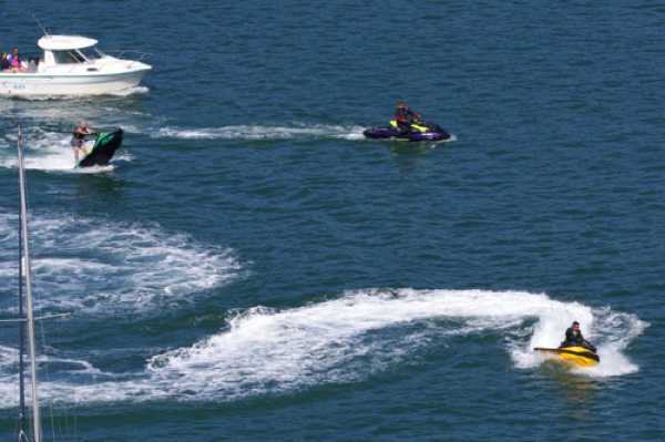 06 August 2022 - 15-19-41
Yet another bunch of jet skiers slunk into the river with little regard for other users. Four of them proving my (prejudiced) belief that in order to drive one of these things one has to be blind or not fully mentally equipped. 
-------------
My jet-skiers in Dartmouth rant.